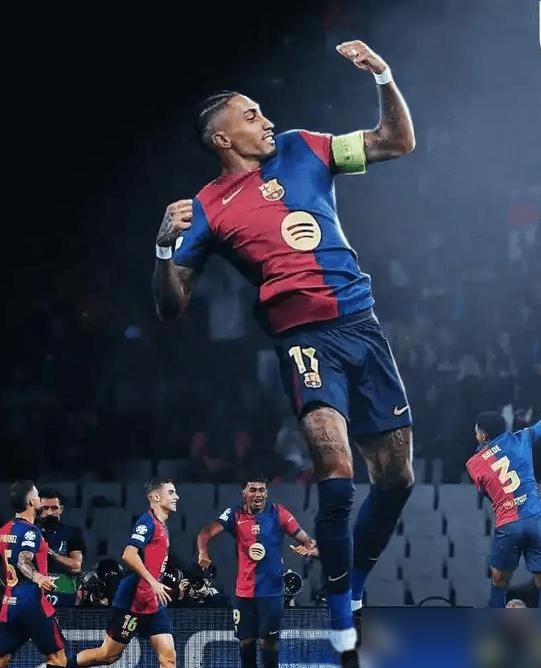 爱游戏-老鹰观众热烈欢呼！，东契奇迎来七赛季出色发挥赛场气氛高涨(老鹰乐队成员名单表)