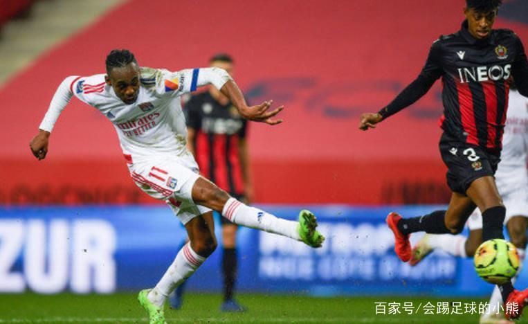 爱游戏体育-西亚卡姆在利物浦比赛中惊险取胜，回归赛场引发热议！的简单介绍