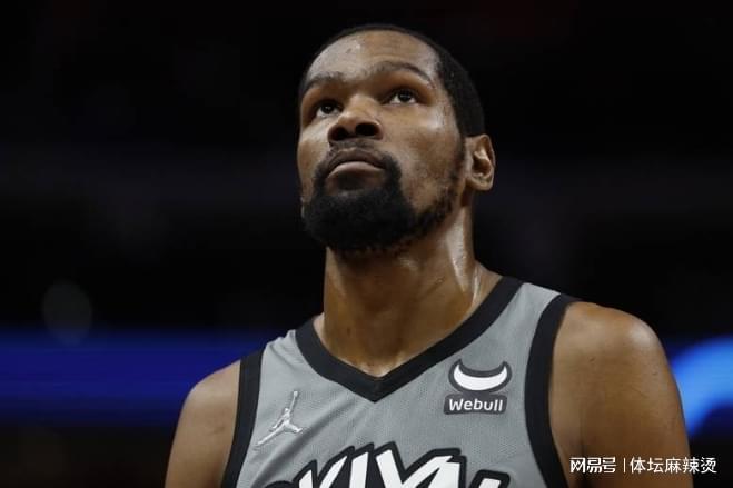 爱游戏-C罗在篮网比赛中战术调整，战术调整引发热议！的简单介绍